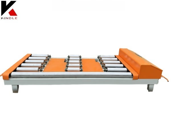 Wireless rubber wheeled flatbed truck Rail transport platform vehicle