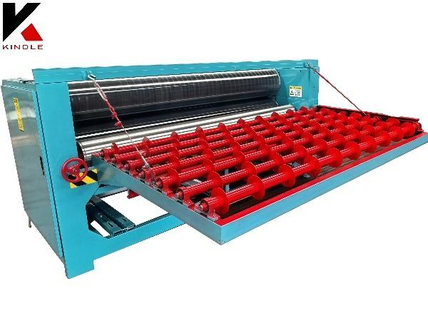 High Efficiency Automatic Normal Glue Applying Machine With Conveyor For Plywood making factory