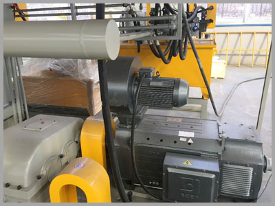 spindle peeling machine feeding 
