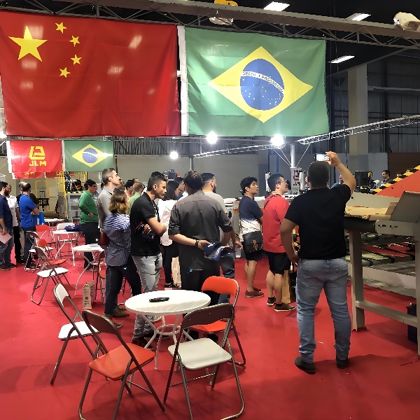 Kindle's 8 Feet Veneer Lathe Shines At Brazil's Woodworking Exhibition