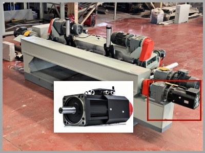 8 FEET VENEER PEELING MACHINE 7