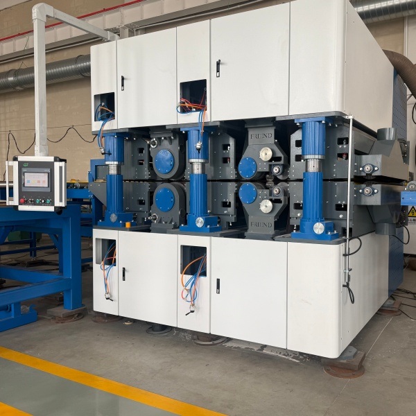 Plywood Sanding Line with Automatic Detection of Plywood Thickness